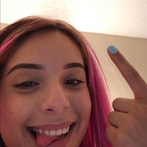 Meet your Posher, Emily